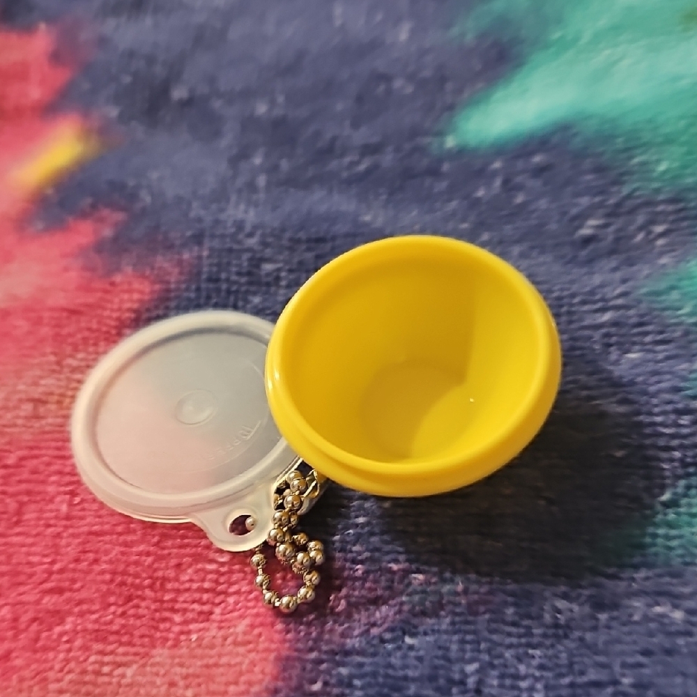 Tupperware Yellow Key Holder - Picture 2 of 2